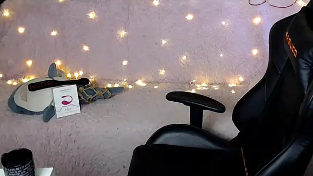 Snapshot of Ginger_Stay chatting on March 15, 9:30 am Ginger Stay online show from March 15, 9:30 am