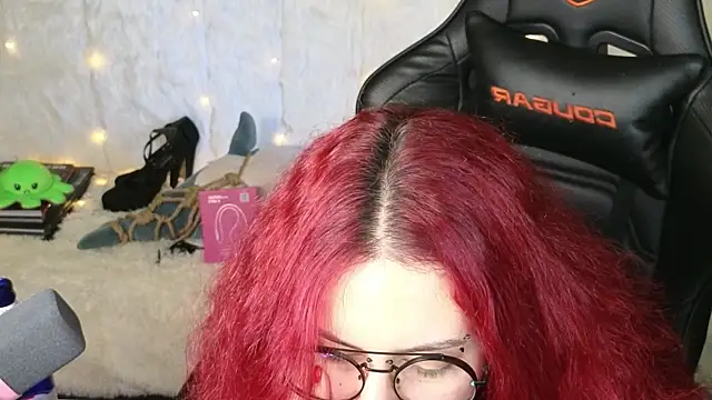 Snapshot of Ginger_Stay chatting on October 18, 11:33 am Ginger Stay online show from October 18, 11:33 am