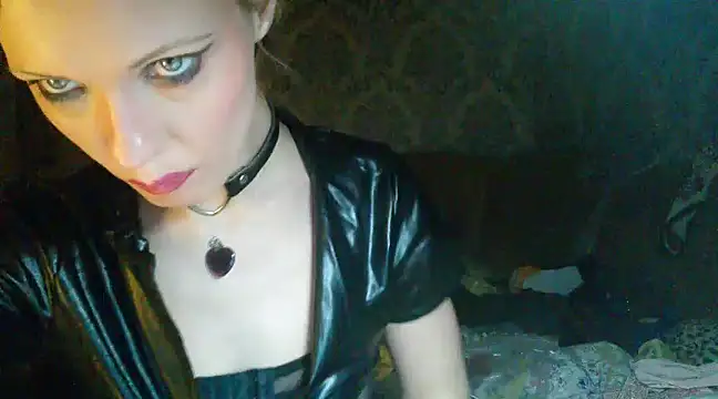Snapshot of WildMissNiks chatting on December 2, 12:29 pm WildMissNiks online show from December 2, 12:29 pm