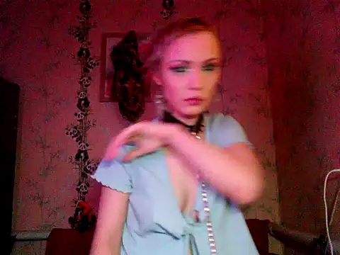 Snapshot of WildMissNiks chatting on November 29, 9:34 am WildMissNiks online show from November 29, 9:34 am