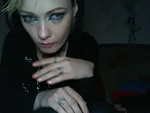 WildMissNiks online show from June 16, 6:49 am