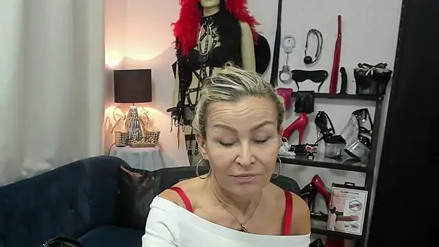 crystaLUX online show from June 10, 4:23 am