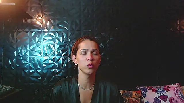 PINK  LOLA1 online show from December 4, 1:15 am