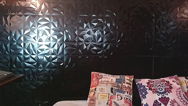 Snapshot of PINK__LOLA1 chatting on May 14, 12:39 am PINK LOLA1 online show from May 14, 12:39 am