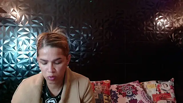Snapshot of PINK__LOLA1 chatting on June 10, 11:57 pm PINK LOLA1 online show from June 10, 11:57 pm