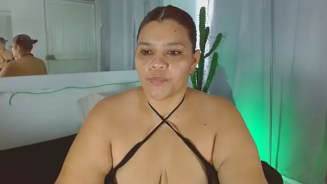 Snapshot of Selenna01 chatting on February 2, 12:35 pm Selenna01 online show from February 2, 12:35 pm