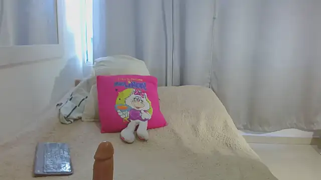 Snapshot of Selenna01 chatting on March 19, 4:13 pm Selenna01 online show from March 19, 4:13 pm