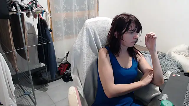 Snapshot of missthon0 chatting on November 6, 10:27 am missthon0 online show from November 6, 10:27 am