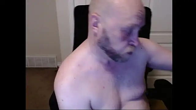 Snapshot of daveletsplay chatting on December 27, 3:48 pm daveletsplay online show from December 27, 3:48 pm