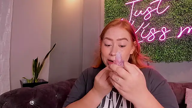 hannamartinn online show from October 8, 3:31 pm