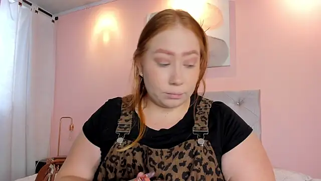 Snapshot of hannamartinn chatting on July 2, 3:40 pm hannamartinn online show from July 2, 3:40 pm