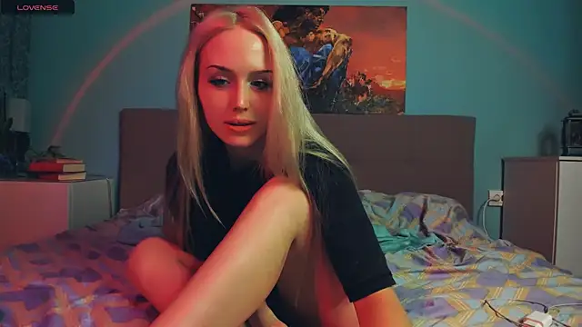 Snapshot of Linda_Roxy chatting on December 15, 12:28 pm Linda Roxy online show from December 15, 12:28 pm