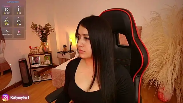 Snapshot of KallyMyller1 chatting on December 24, 3:37 pm KallyMyller1 online show from December 24, 3:37 pm