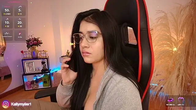 Snapshot of KallyMyller1 chatting on January 9, 10:52 pm KallyMyller1 online show from January 9, 10:52 pm