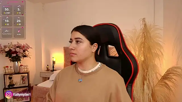 Snapshot of KallyMyller1 chatting on February 22, 7:47 pm KallyMyller1 online show from February 22, 7:47 pm