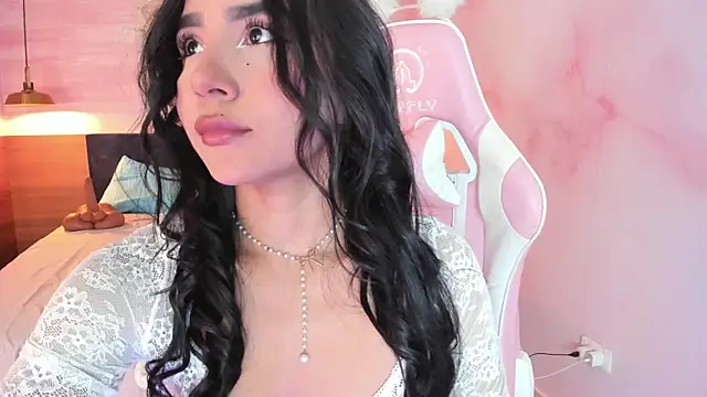 Snapshot of Mariana_sweetest chatting on February 14, 7:10 pm Mariana sweetest online show from February 14, 7:10 pm