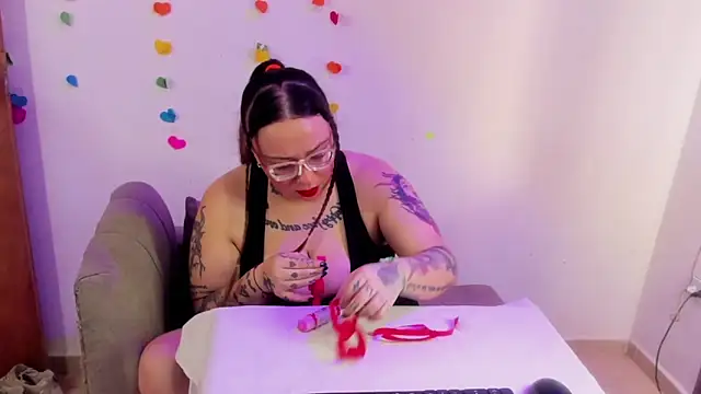 MiaYMolly online show from June 21, 9:06 pm