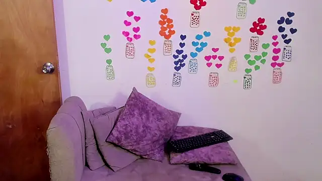 MiaYMolly online show from June 30, 12:00 am