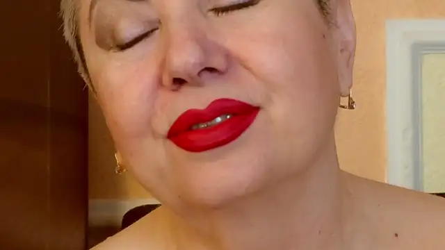 LadyPosh online show from September 17, 8:32 pm