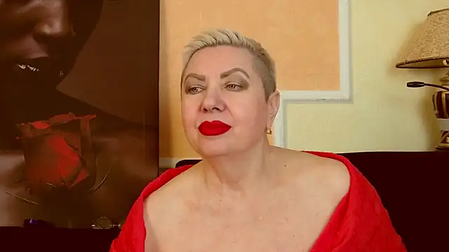LadyPosh online show from May 5, 9:01 pm
