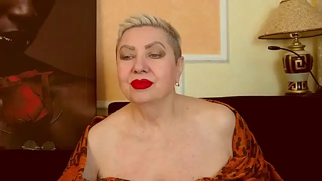 LadyPosh online show from May 6, 7:08 pm