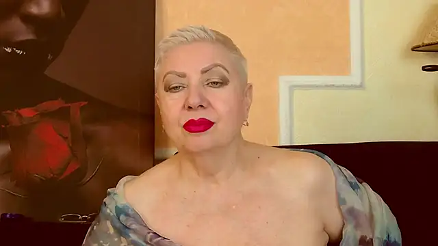 LadyPosh online show from July 8, 8:46 pm