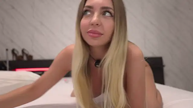 Snapshot of big_boobs_blonde chatting on December 21, 8:38 pm big boobs blonde online show from December 21, 8:38 pm