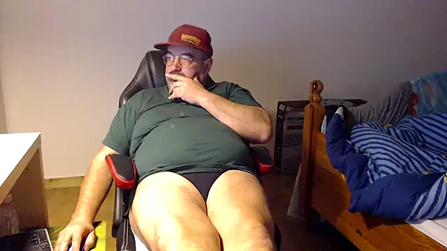 Snapshot of fraboys chatting on March 6, 3:30 pm fraboys online show from March 6, 3:30 pm