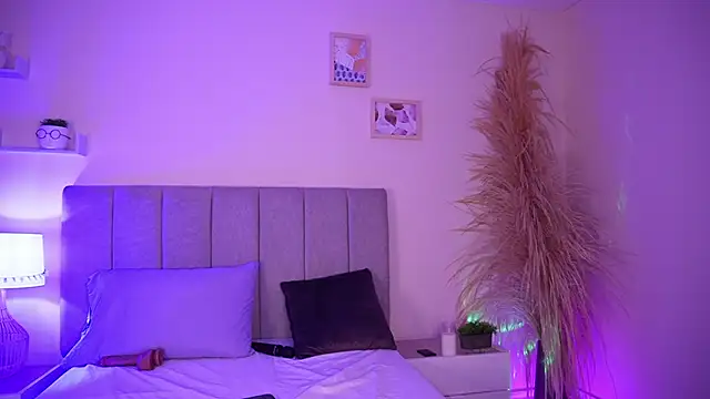 curvyliciousss online show from December 29, 11:08 pm