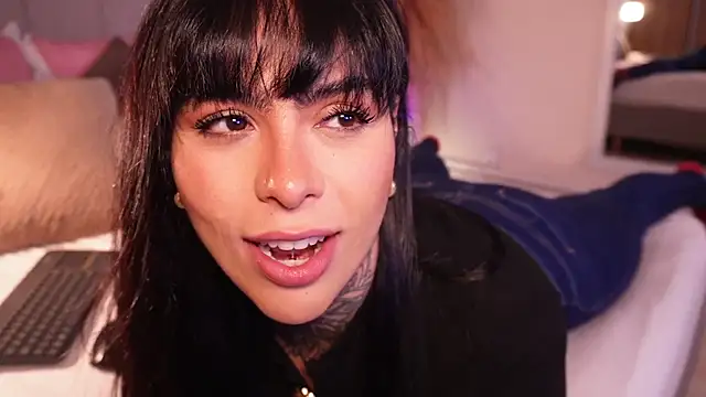 curvyliciousss online show from October 21, 4:19 pm