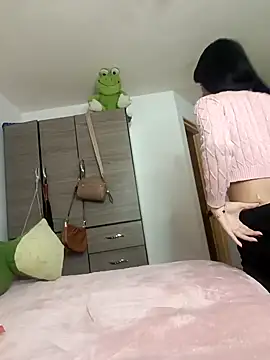 Snapshot of emily_honter chatting on January 24, 4:49 pm emily honter online show from January 24, 4:49 pm