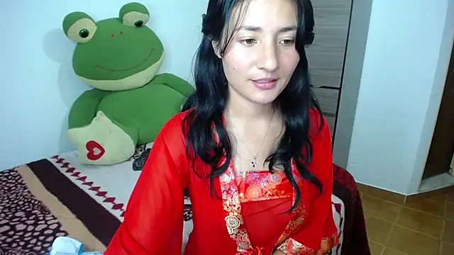 Snapshot of emily_honter chatting on February 21, 4:40 am emily honter online show from February 21, 4:40 am