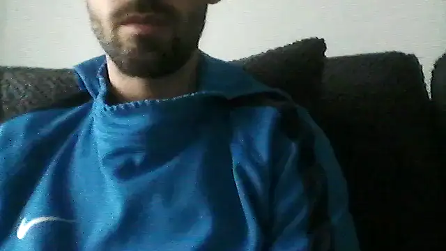 Snapshot of juju156111 chatting on December 23, 10:02 am juju156111 online show from December 23, 10:02 am