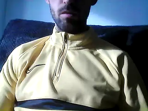 Snapshot of juju156111 chatting on January 18, 9:35 am juju156111 online show from January 18, 9:35 am