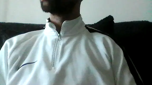 Snapshot of juju156111 chatting on April 6, 8:48 am juju156111 online show from April 6, 8:48 am