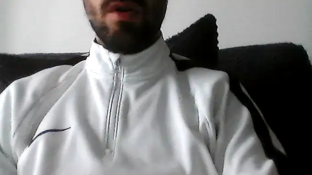 Snapshot of juju156111 chatting on April 12, 2:44 pm juju156111 online show from April 12, 2:44 pm