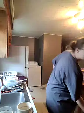 Snapshot of ZeTurtleMaster chatting on December 27, 5:37 pm ZeTurtleMaster online show from December 27, 5:37 pm