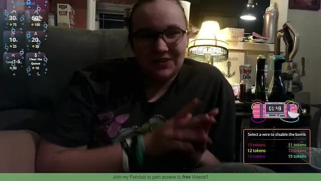 Snapshot of ZeTurtleMaster chatting on February 26, 12:27 am ZeTurtleMaster online show from February 26, 12:27 am