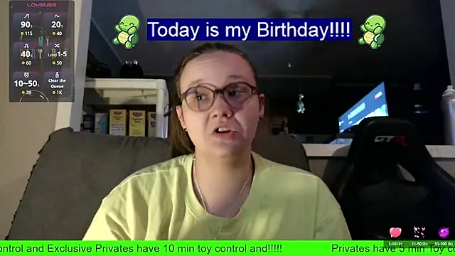 Snapshot of ZeTurtleMaster chatting on September 26, 2:26 am ZeTurtleMaster online show from September 26, 2:26 am