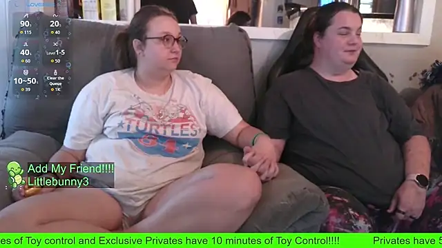 Snapshot of ZeTurtleMaster chatting on October 4, 10:30 pm ZeTurtleMaster online show from October 4, 10:30 pm