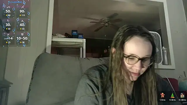 Snapshot of ZeTurtleMaster chatting on December 15, 3:11 am ZeTurtleMaster online show from December 15, 3:11 am