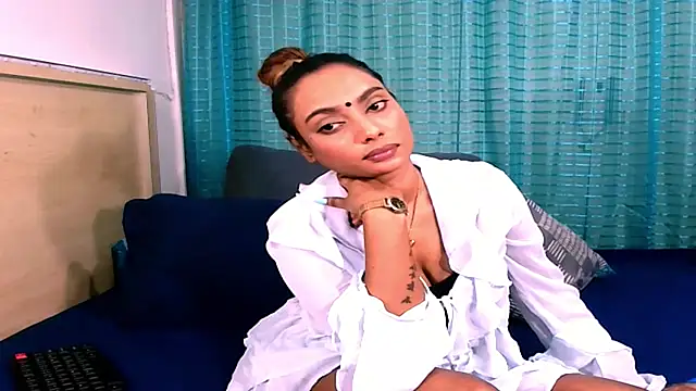 sexyindianchic online show from June 1, 6:09 pm