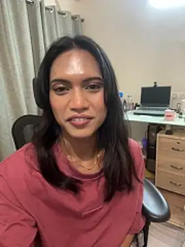 Snapshot of DarlingJenny22 chatting on May 16, 7:34 pm DarlingJenny22 online show from May 16, 7:34 pm