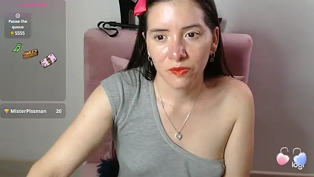 spicey latina online show from January 14, 7:32 pm