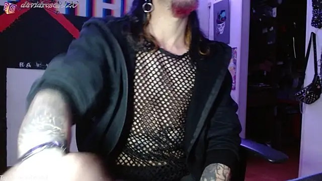 Snapshot of davidroses420 chatting on March 6, 4:30 am davidroses420 online show from March 6, 4:30 am