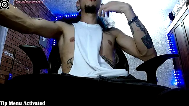 Snapshot of davidroses420 chatting on November 19, 11:49 pm davidroses420 online show from November 19, 11:49 pm