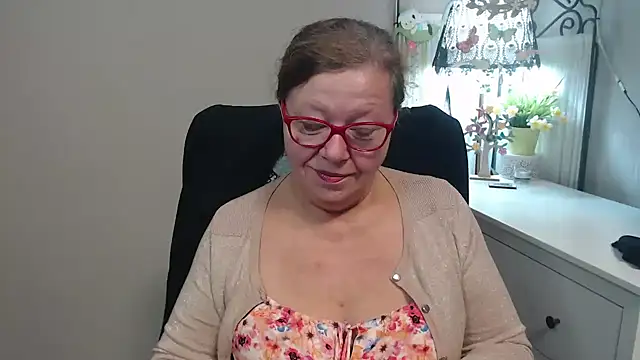 Snapshot of Adelewildx chatting on September 24, 3:21 am Adelewildx online show from September 24, 3:21 am