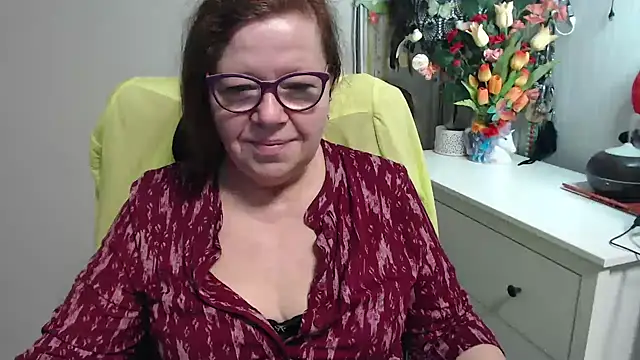 Adelewildx online show from February 18, 4:30 am