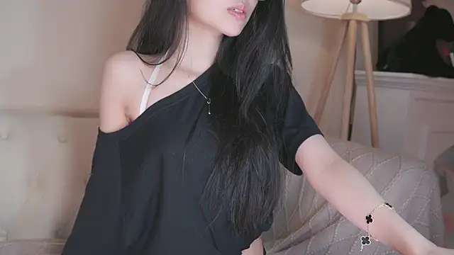 Snapshot of IsMiMi chatting on October 24, 7:32 pm IsMiMi online show from October 24, 7:32 pm