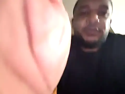 Snapshot of Oakcliffjacker chatting on November 2, 5:43 am Oakcliffjacker online show from November 2, 5:43 am